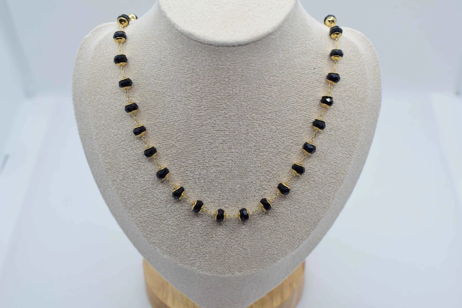 COLLANA PERLE NERE CON COPRIPERLE
