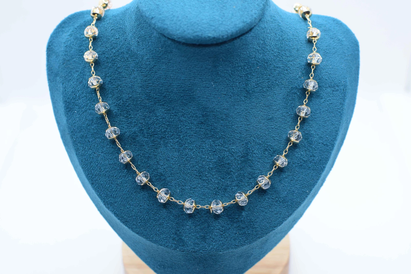 COLLANA PERLE BIANCHE CON COPRIPERLE