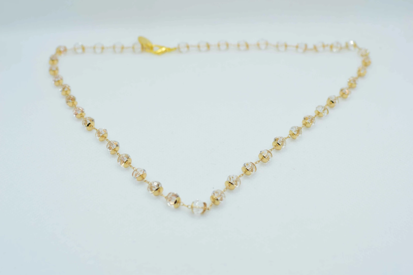 COLLANA PERLE BIANCHE CON COPRIPERLE