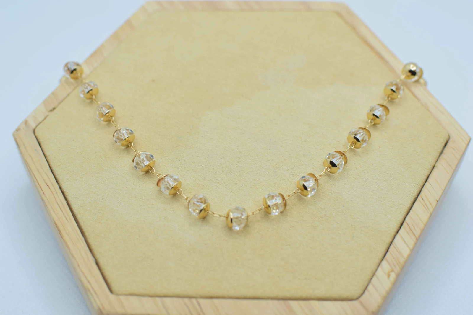 COLLANA PERLE BIANCHE CON COPRIPERLE