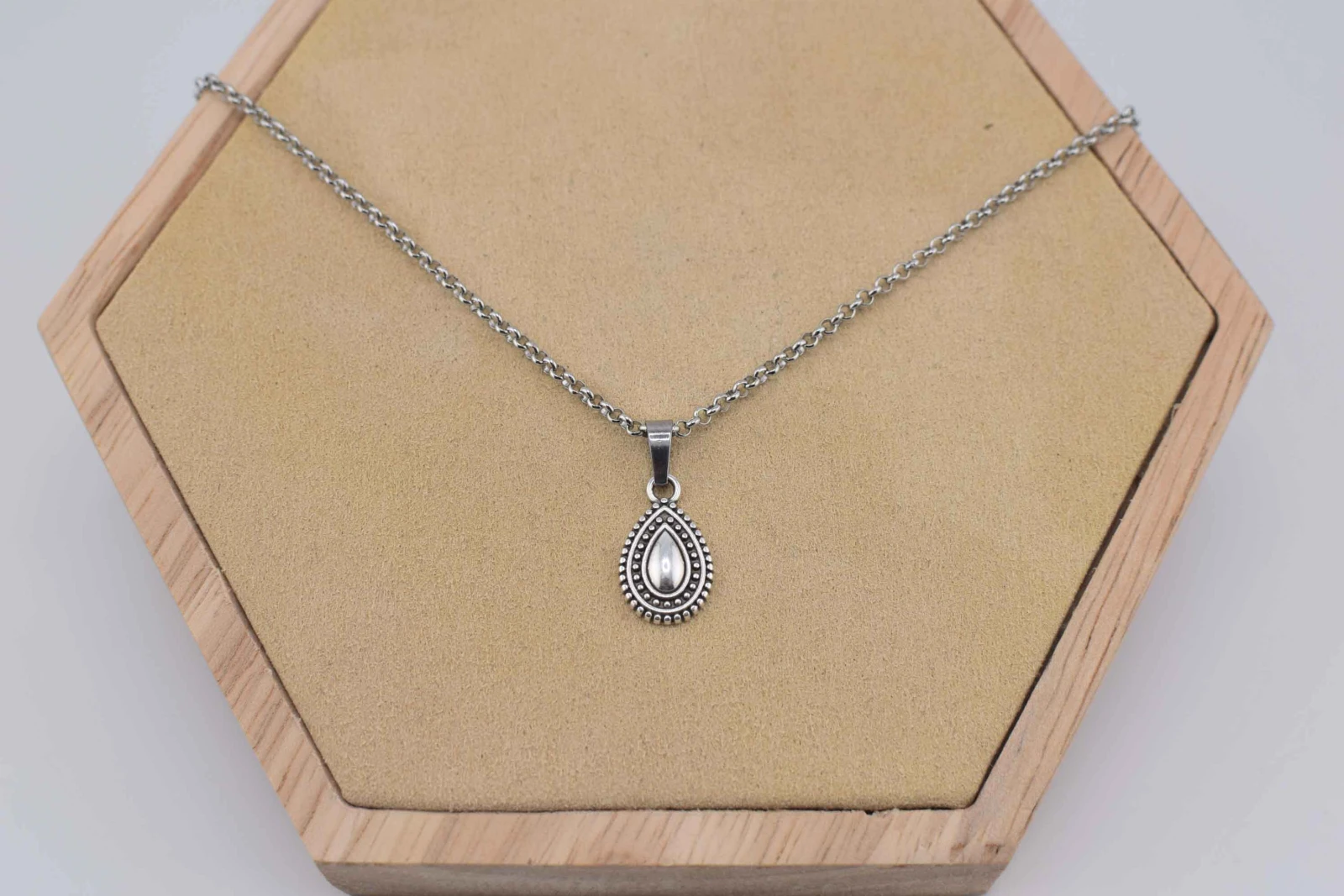 COLLANA CIONDOLO A GOCCIA ARGENTO