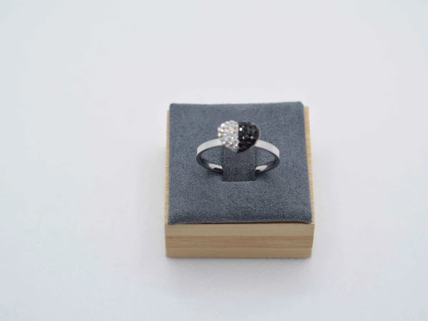 ANELLO ARGENTO CUORE STRASS BIANCO E NERO