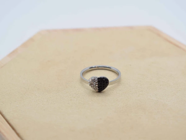 ANELLO ARGENTO CUORE STRASS BIANCO E NERO