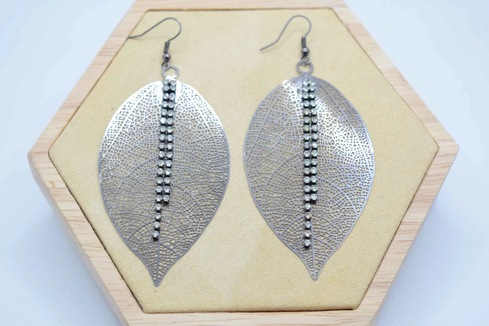 ORECCHINI FOGLIA ARGENTO STRASS