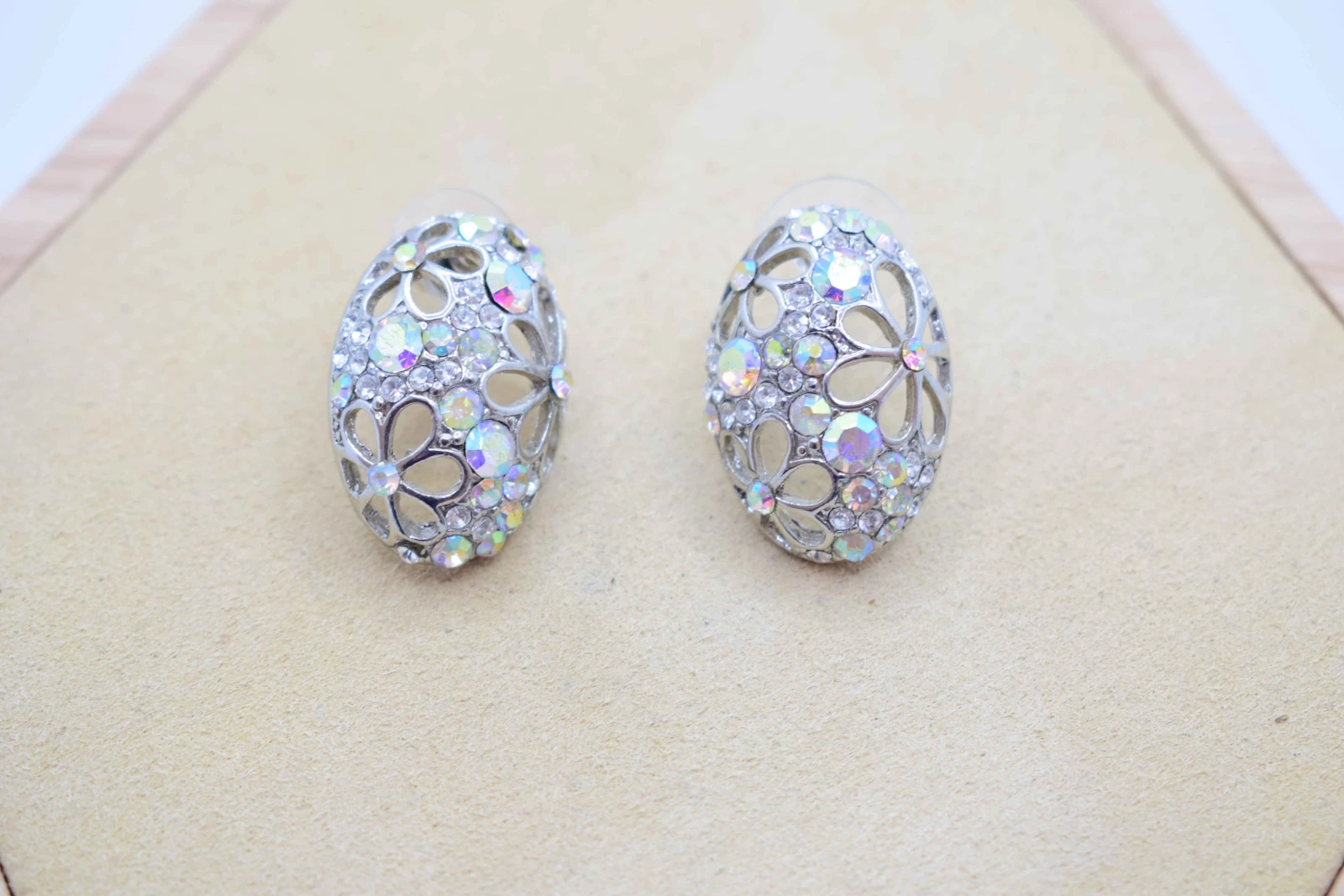 ORECCHINI MEZZASFERA ARGENTO STRASS ARCOBALENO