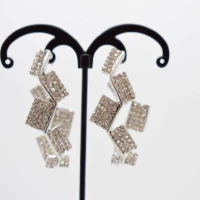 ORECCHINI GEOMETRICI A CERCHIO ARGENTO STRASS