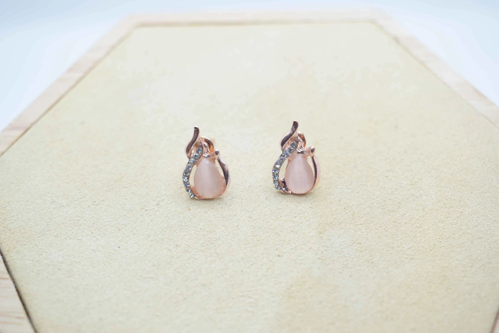 ORECCHINI PIETRA ROSA STRASS