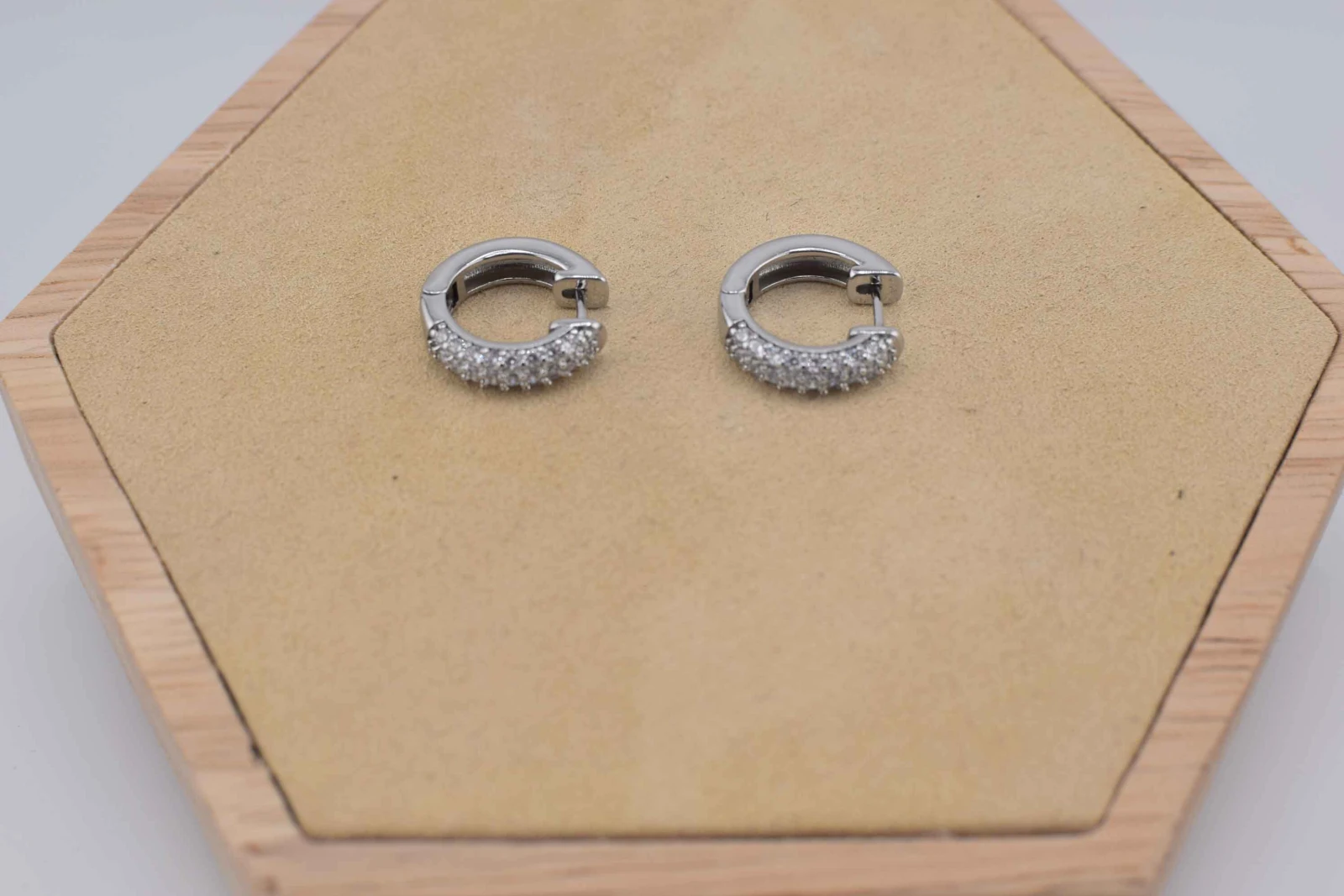 ORECCHINI CERCHIO STRASS OTTONE ARGENTO