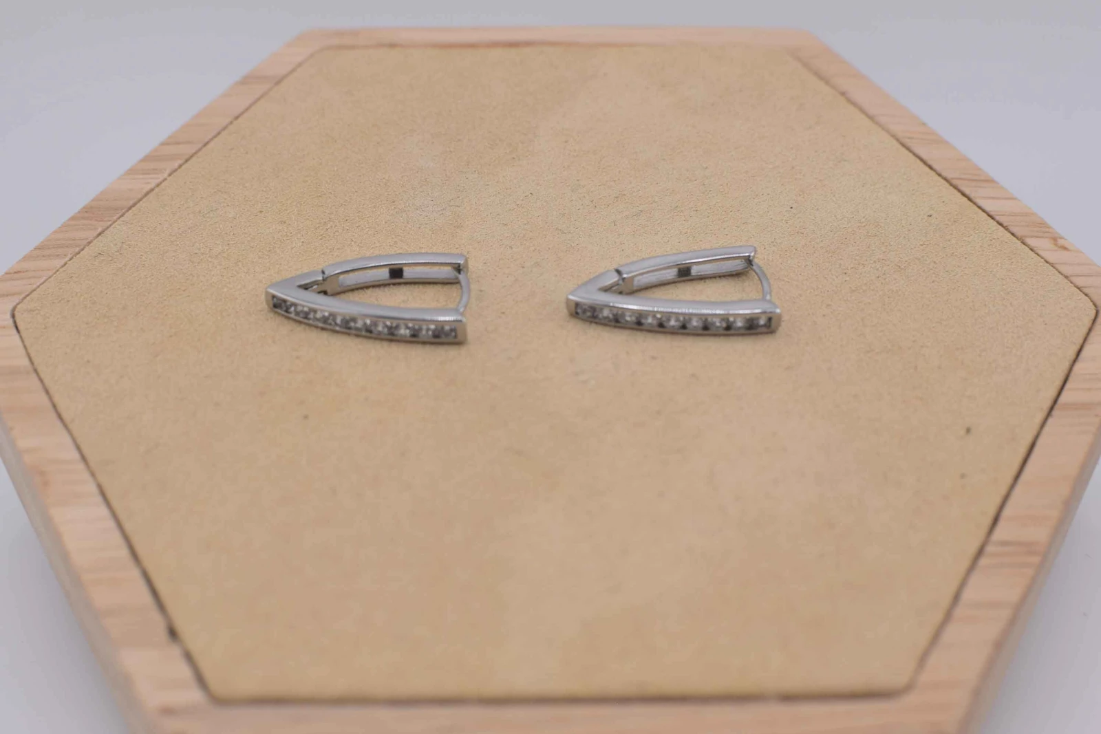 ORECCHINI TRIANGOLO STRASS OTTONE ARGENTO