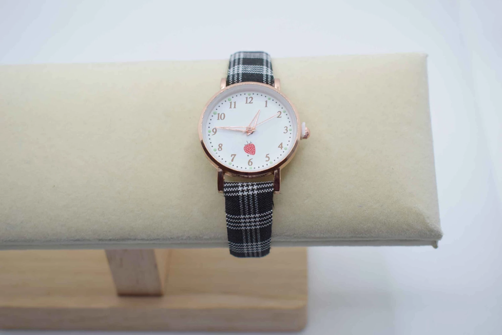 OROLOGIO CINGHIA CUOIO NERO A QUADRI QUADRANTE BIANCO FRAGOLA