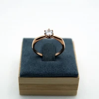 ANELLO SOLITARIO ORO ROSA CON PUNTO LUCE