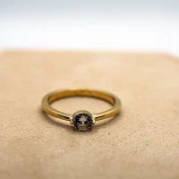 ANELLO SOLITARIO ORO GIALLO CON PUNTO LUCE 2
