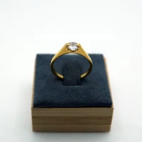ANELLO SOLITARIO ORO GIALLO CON PUNTO LUCE 3