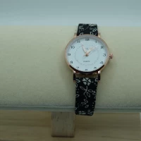 OROLOGIO NERO A FIORI