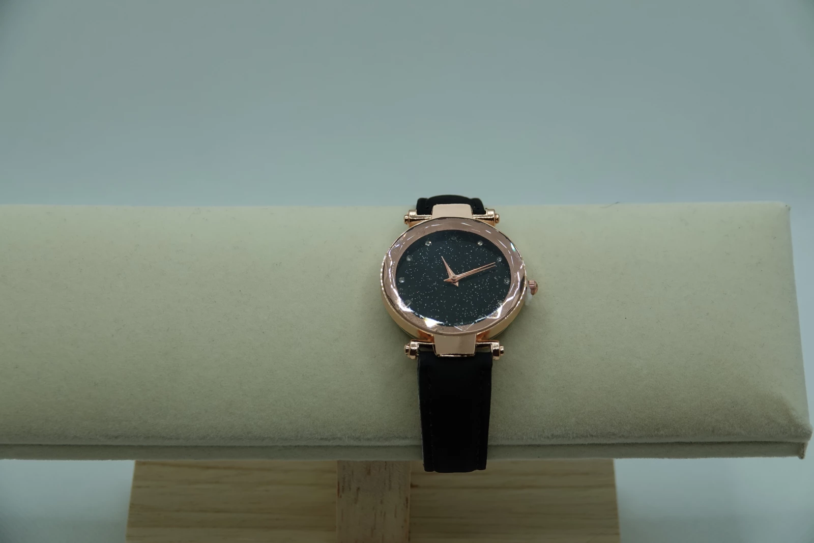 OROLOGIO NERO CON QUADRANTE ORO ROSA 2