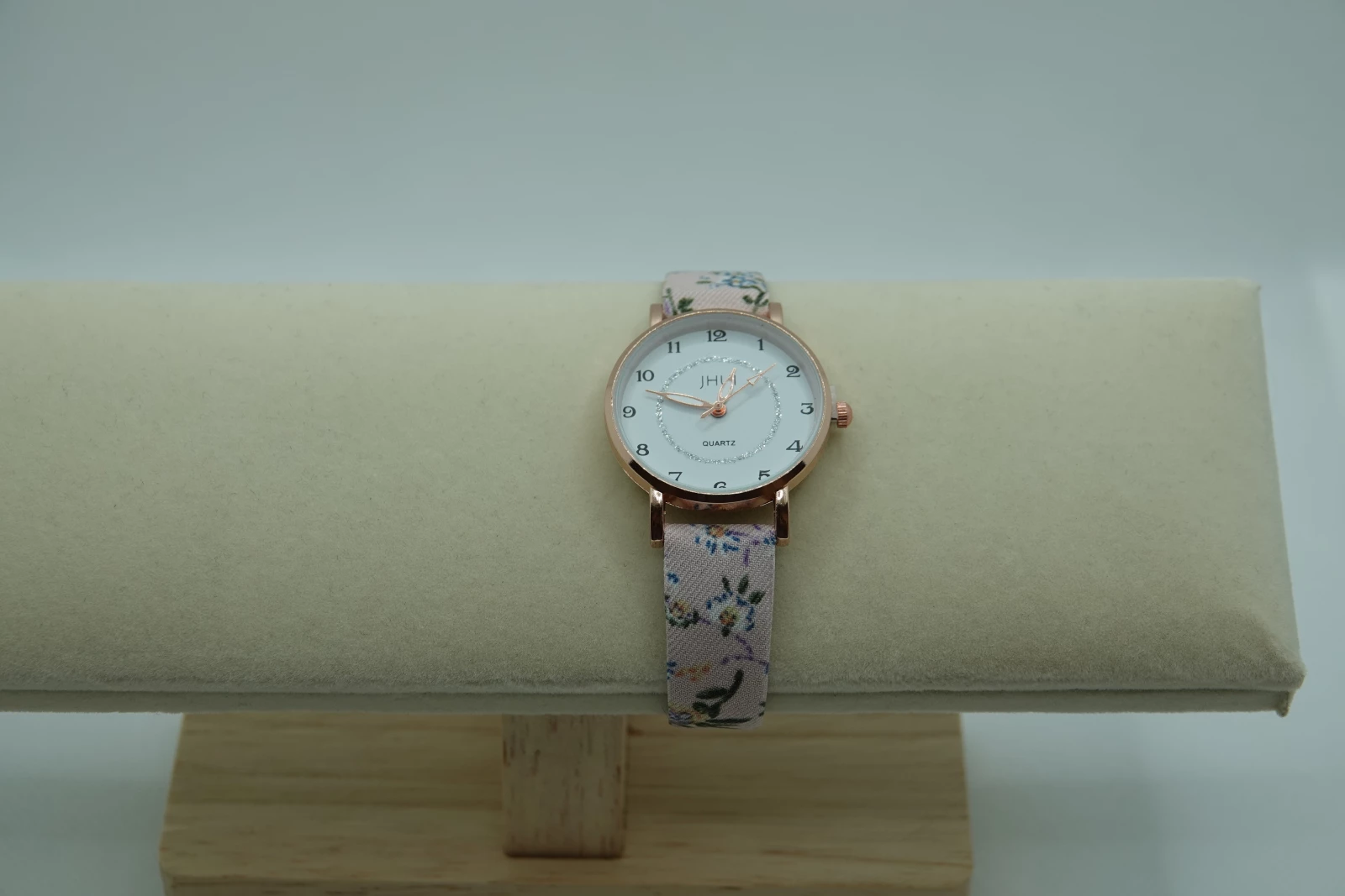 OROLOGIO CON CINGHIA ROSA CON FIORI