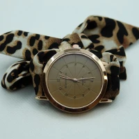 OROLOGIO CON CINGHIA IN TESSUTO LEOPARDATO