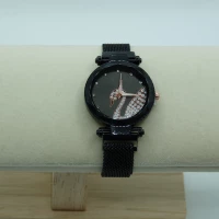 OROLOGIO CON CINGHIA NERA CON CALAMITA E QUADRANTE CON CIGNO