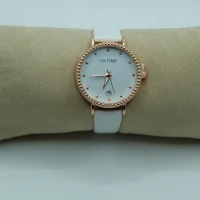 OROLOGIO CON CINGHIA BIANCA E QUADRANTE BIANCO 2