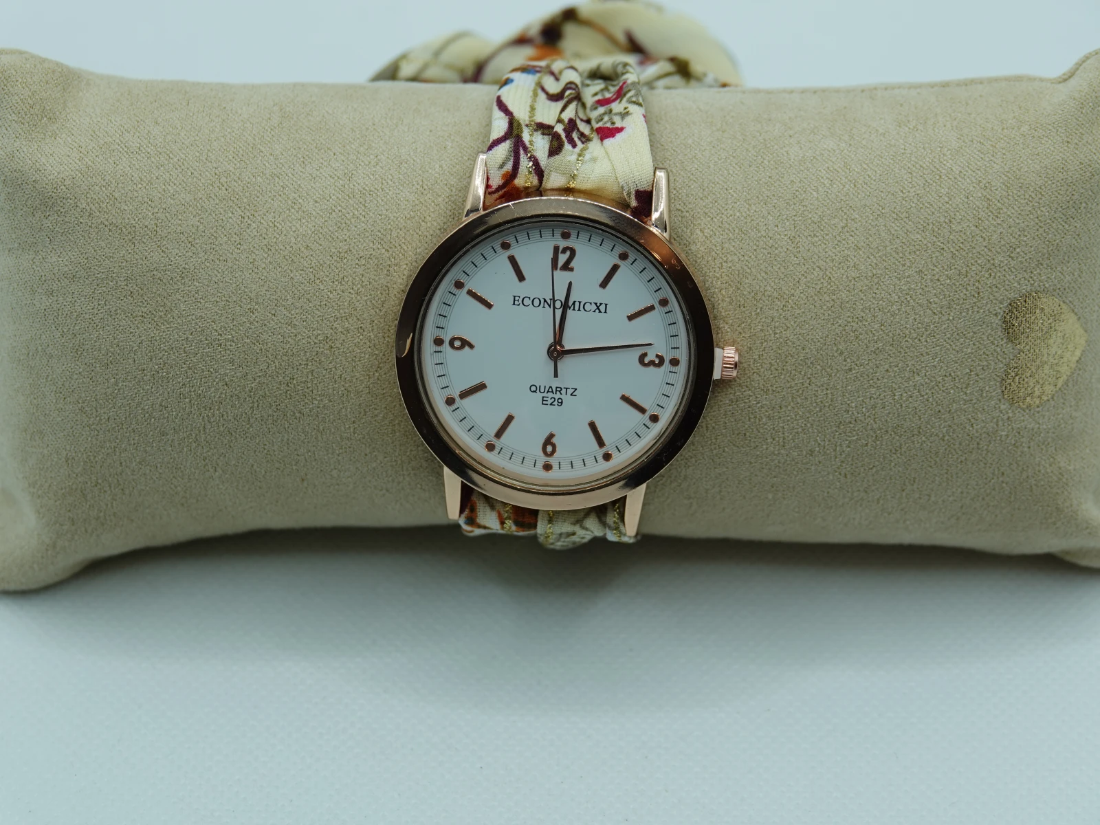 OROLOGIO CON CINGHIA IN TESSUTO PANNA CON FIORI E QUADRANTE BIANCO