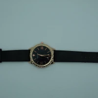 OROLOGIO CON CINGHIA NERA E QUADRANTE NERO BRILLANTINATO