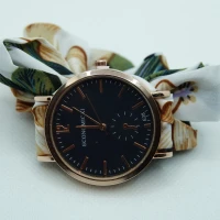 OROLOGIO CON CINGHIA IN TESSUTO BIANCO, VERDE E MARRONE E QUADRANTE NERO