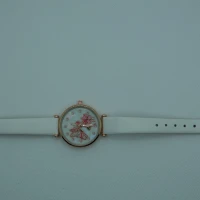 OROLOGIO CON CINGHIA BIANCA E QUADRANTE BIANCO CON FARFALLA