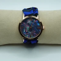 OROLOGIO CON CINGHIA IN TESSUTO BLU SCURO E QUADRANTE BLU SCURO