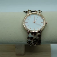 OROLOGIO CON CINGHIA IN TESSUTO LEOPARDATO E QUADRANTE BIANCO