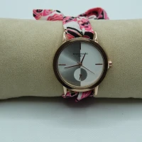 OROLOGIO CON CINGHIA IN TESSUTO ROSA E NERO E QUADRANTE BIANCO
